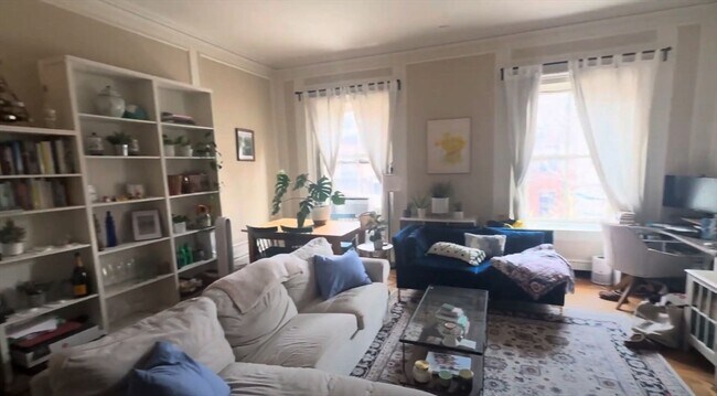 Building Photo - 107 Beacon St Unit 7 Rental