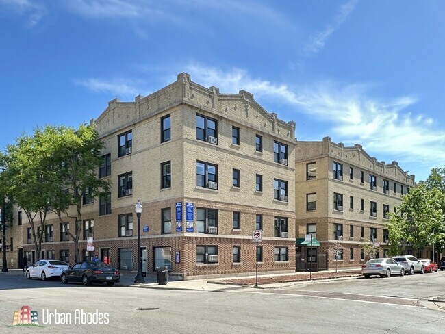 Photo - 703 W Brompton Ave Unit A01C