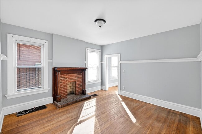 Photo - 1619 E Main St