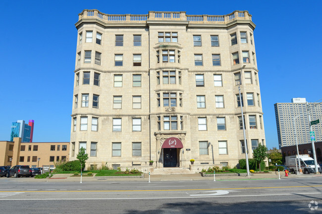 Building Photo - Palms Apartments