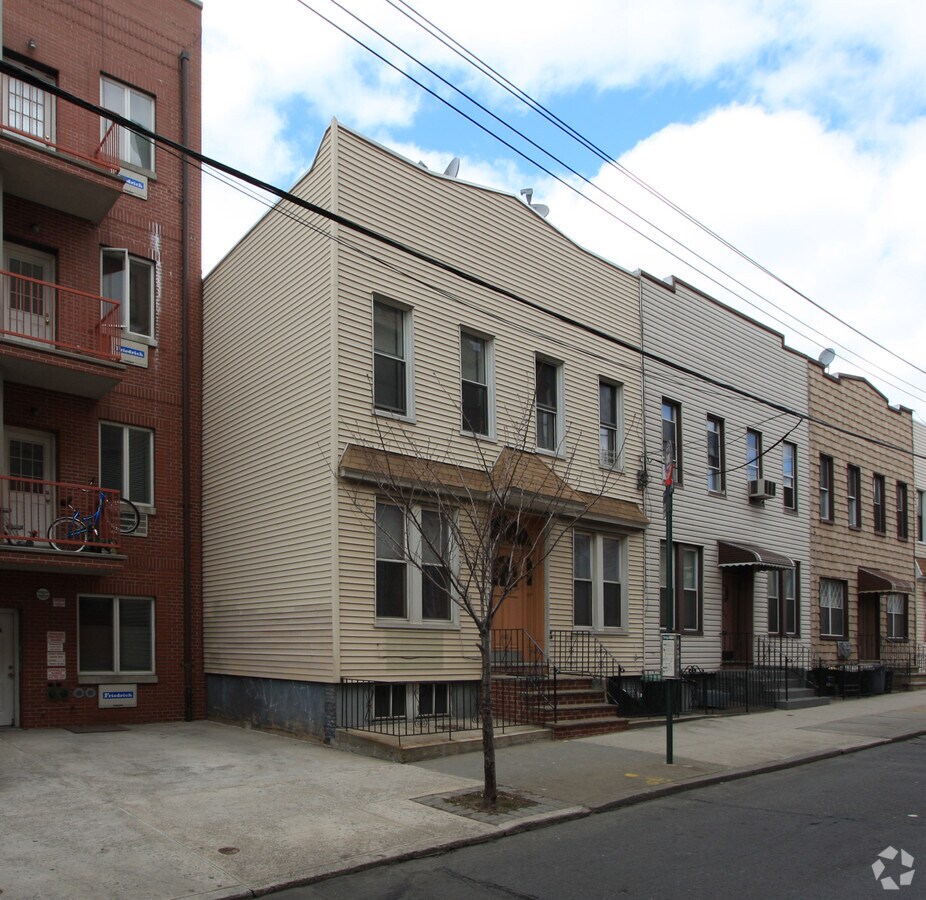 Photo - 1937 Gates Ave