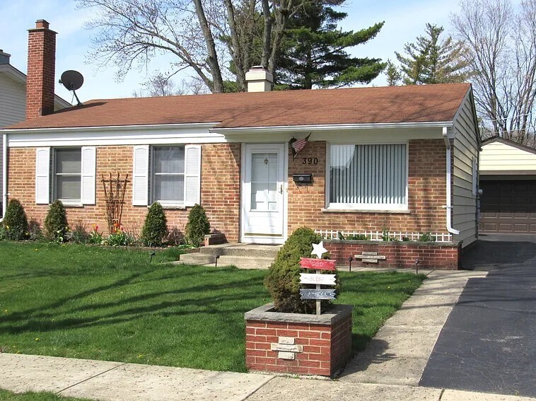 Photo - 390 Diane Dr