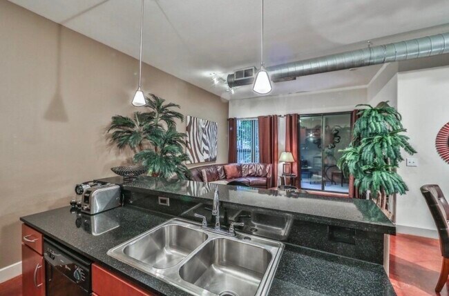 1901 Post Oak Blvd Unit 1406