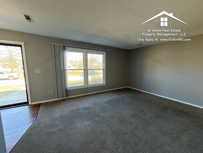 Photo - 1904 Springdale Ct