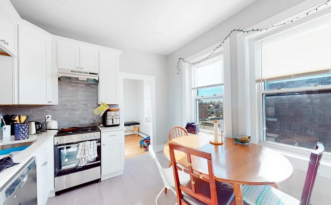 Building Photo - 1284 Commonwealth Ave Unit 7