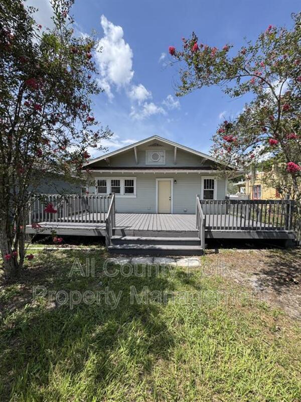Photo - 202 W Belmar St