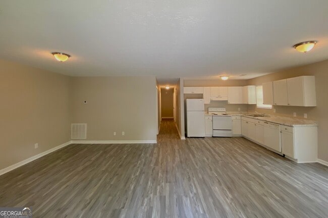 Photo - 191 Harvell Dr Unit J1