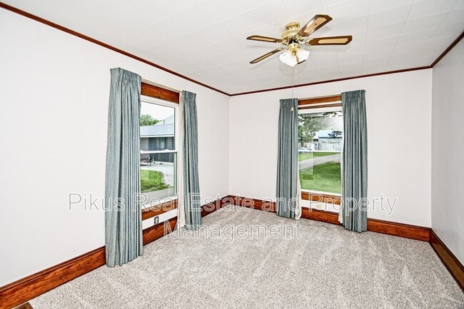 Photo - 9459 Maple Ave SE