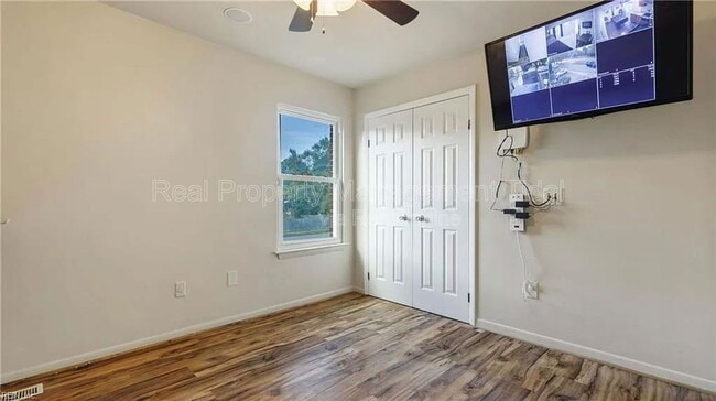 Photo - 1072 Level Green Blvd