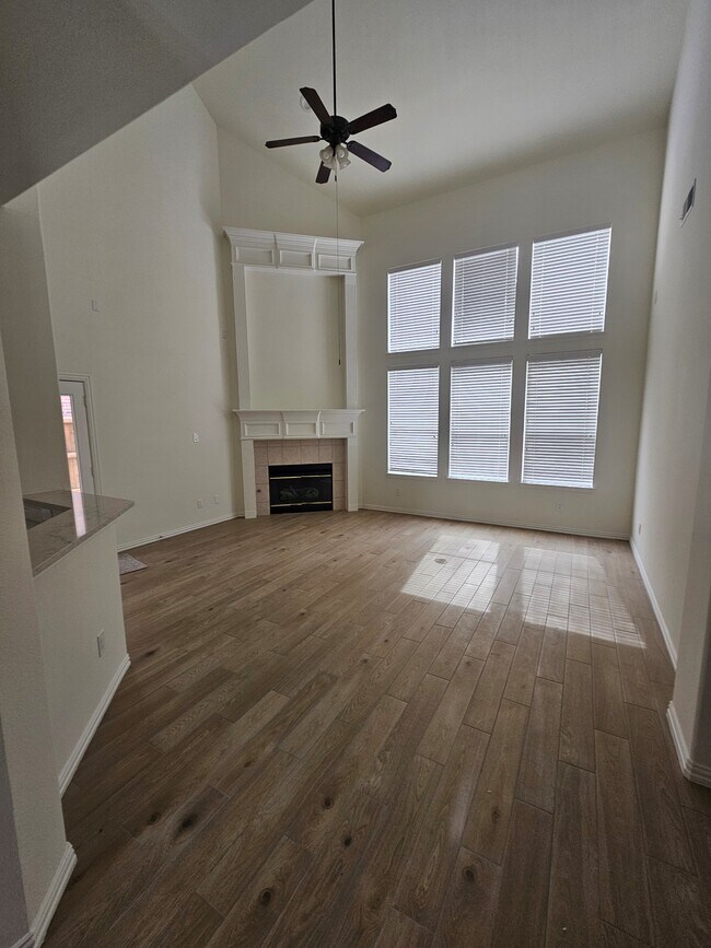 Photo - 1732 Auburn Dr