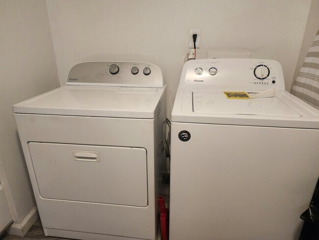 Photo - 1360 Ellis Rd Unit Carriage  Room 2 B