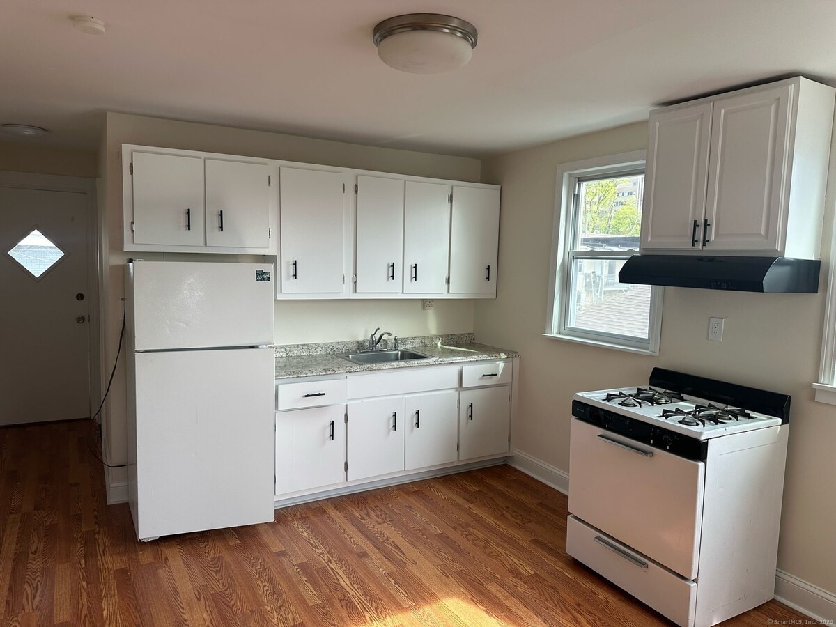 Photo - 182 Sheridan St Apartment Unit 3