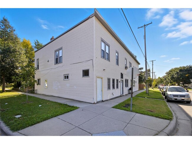 Photo - 568 N Farrington St Unit 1
