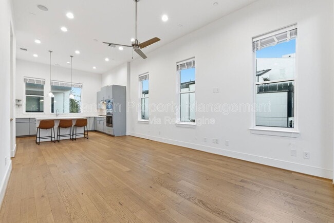 Photo - 2412 Canal St Unit # L