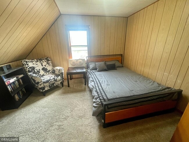 Building Photo - 6447 Elm St Unit 3 Rental