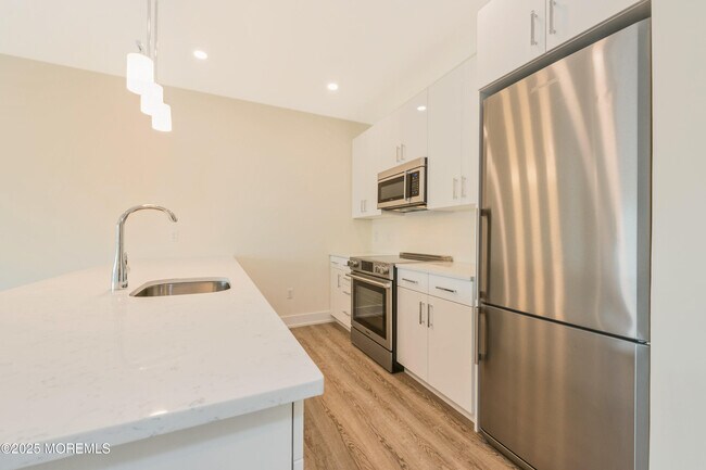 Photo - 700 Bangs Ave Unit 402