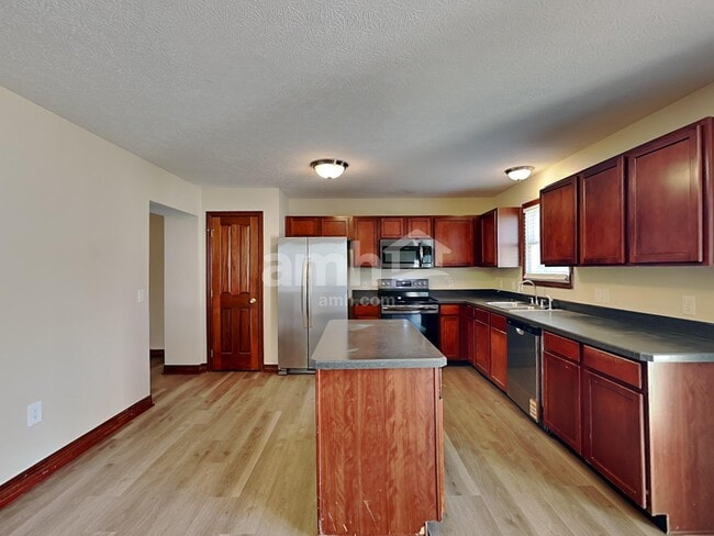 Photo - 231 Oakford St