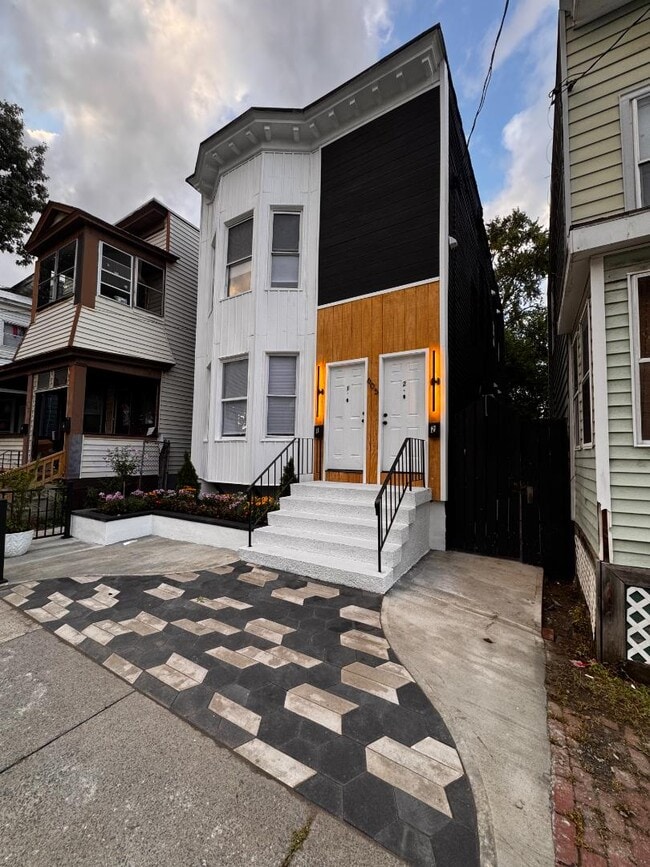 Building Photo - 605 3rd St Rental