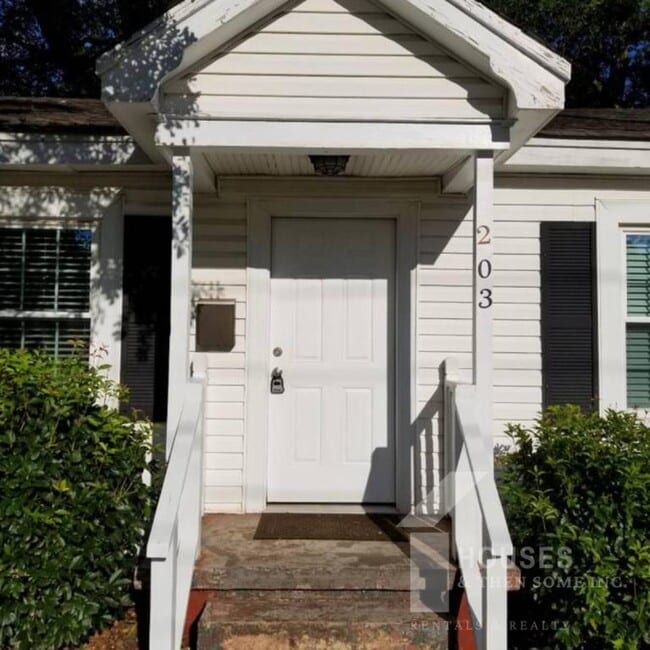 Photo - 203 W Faris Rd