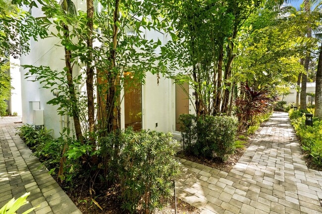 Building Photo - 775 NE 4th Ave