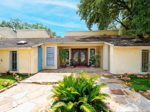 Photo - La Esencia Apartments