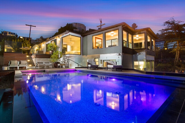 Photo - 1733 Sunset Plaza Dr Casa