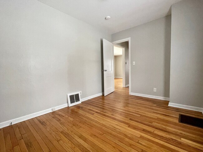 Photo - Cute 2 Bedroom Bungalow