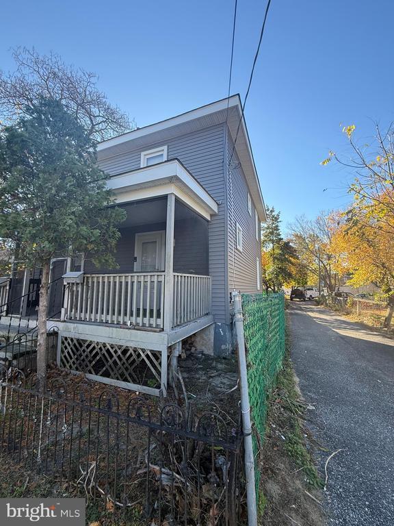 Photo - 17 E Foundry St