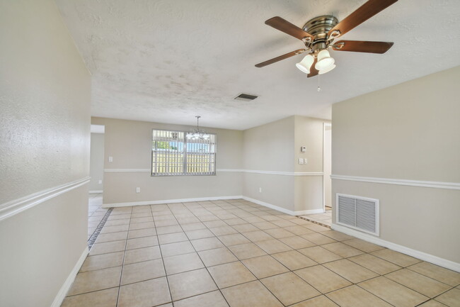 Photo - 3525 Umber Rd