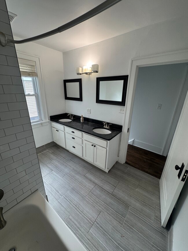 Photo - 827 Longfellow Ave