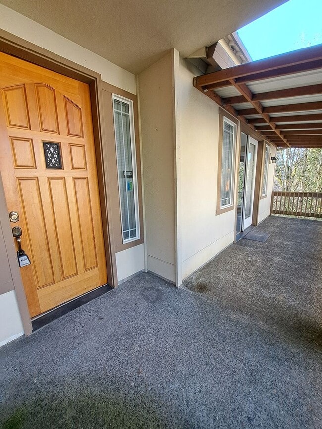 Photo - Secluded 5 bedroom Amazing Views Green Space