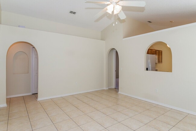 Photo - 8376 Oak Crossing Dr W