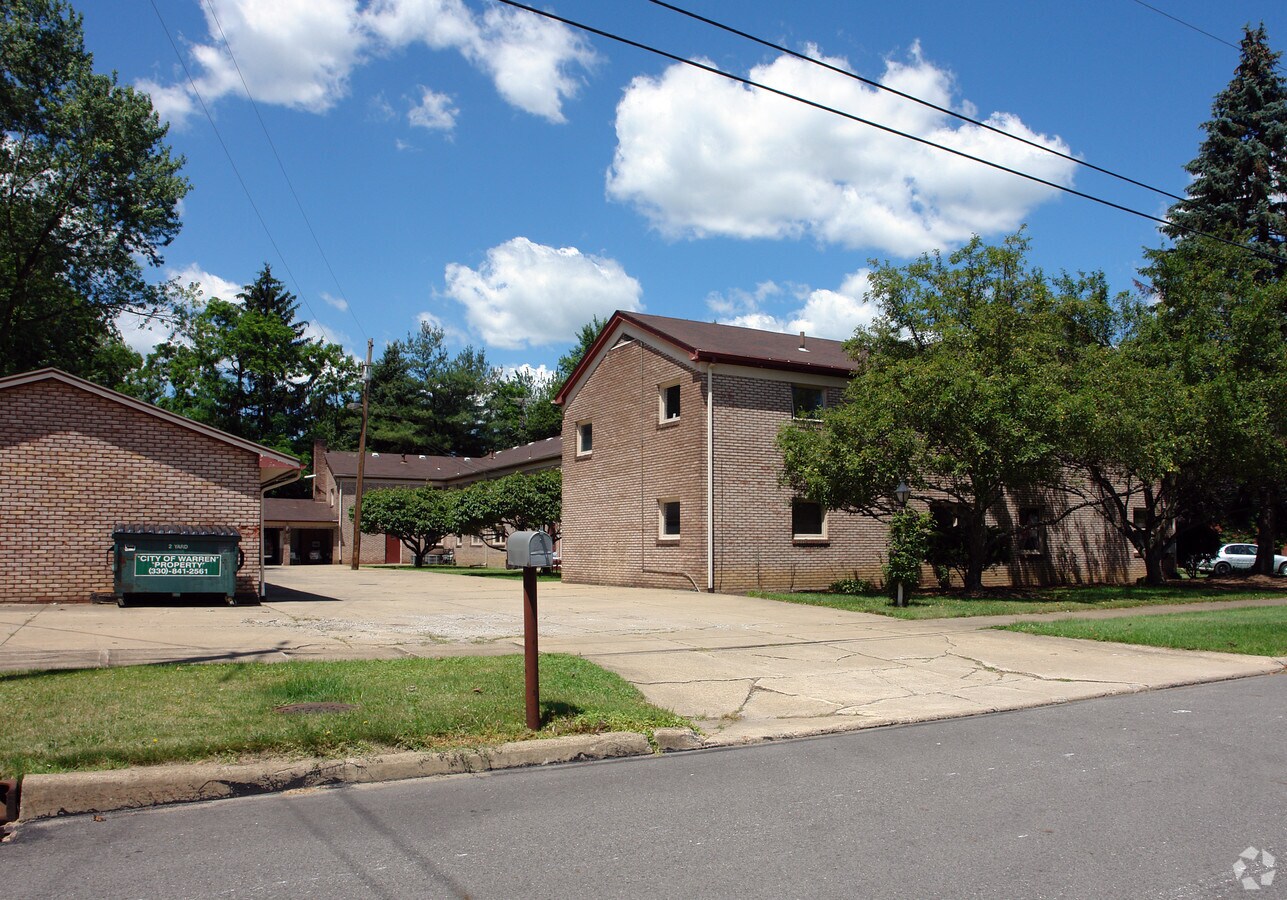 Photo - 2100 Reeves Rd NE Apartments