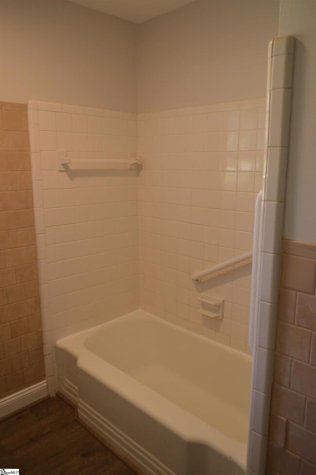 Photo - 206 Hillside Dr