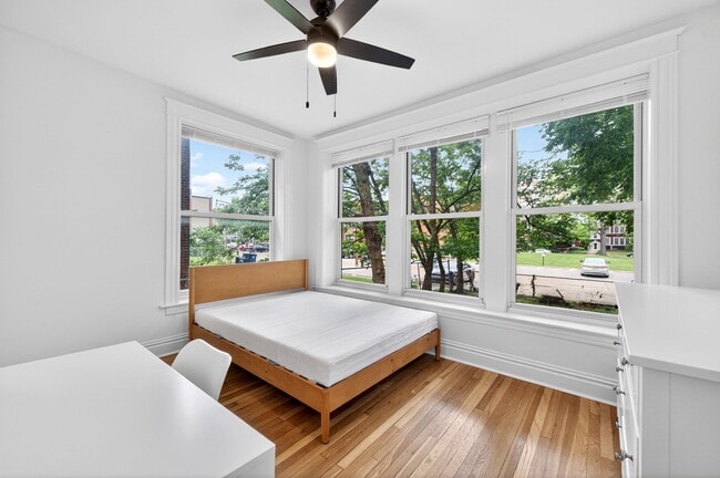 MOSAIC - 718 Limit - Now Leasing 2027/2028