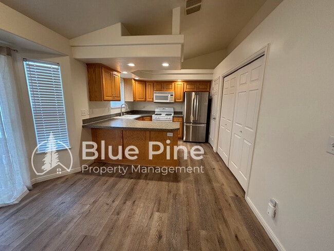 Photo - 1228 Oakmeadow Cir