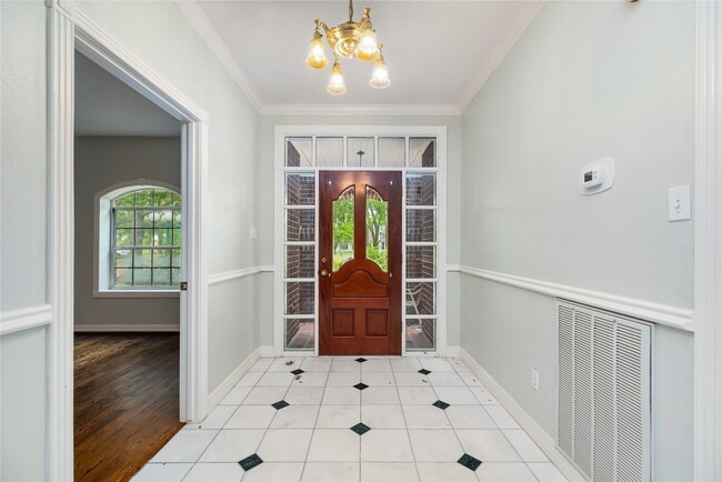 Photo - 106 River Oaks Dr