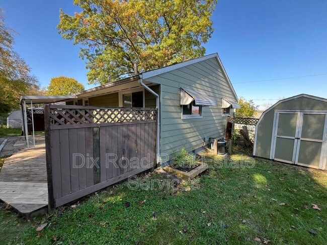 Photo - 921 Millikin St