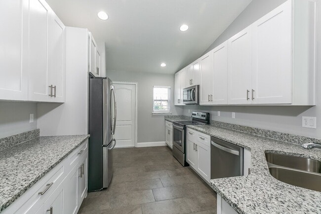 Photo - 105 Pompei Dr