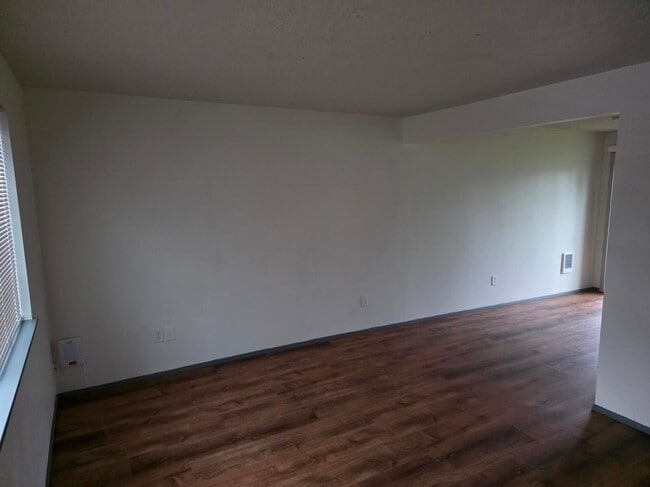 Photo - 350 SE Dimick St