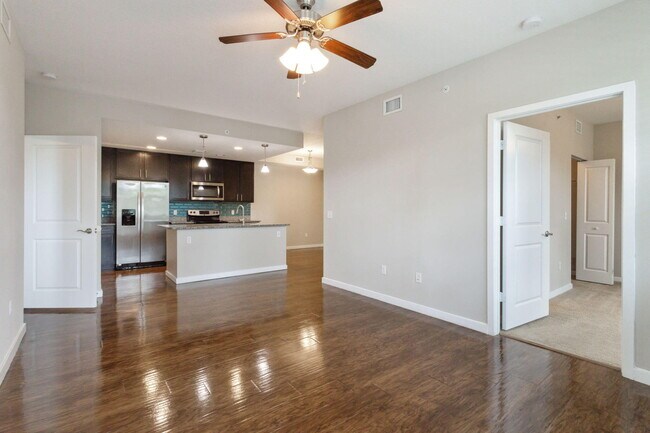 3607 High Ridge Rd Unit 207