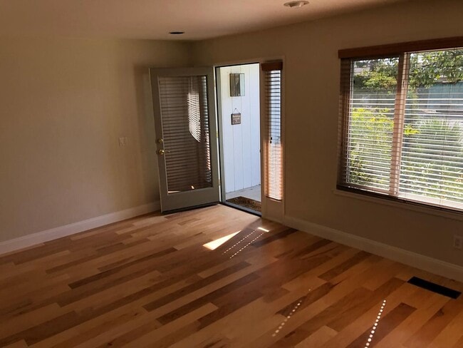 969 Madison Dr