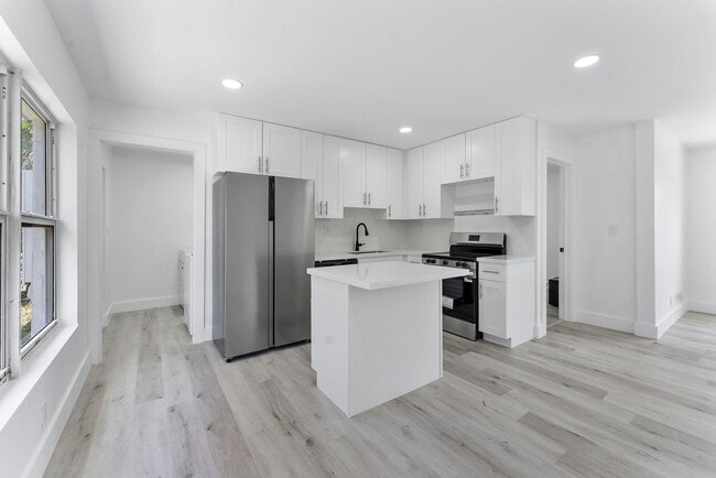 Photo - 317 NW 3rd St