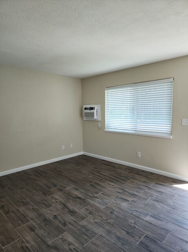Photo - Recently Updated -  2 Bedroom 1 Bathroom O...