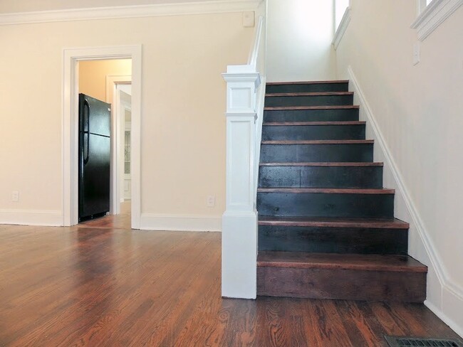 Photo - 3 Bed - 1.5 Bath Colonial for Rent in Clev...