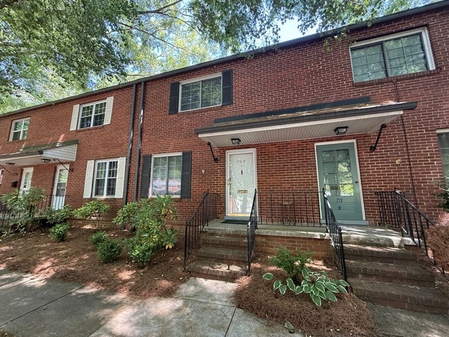 Photo - 715 N Avalon Rd Unit D