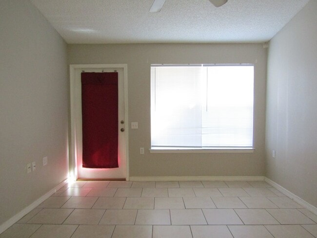 Photo - Northeast Pensacola 2BR Patio Home Near UWF & I-10 with Screened Porch, Privacy-Fenced Backyard.