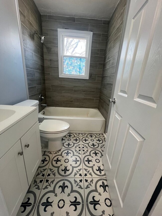 Photo - 4000 Churchman Ave