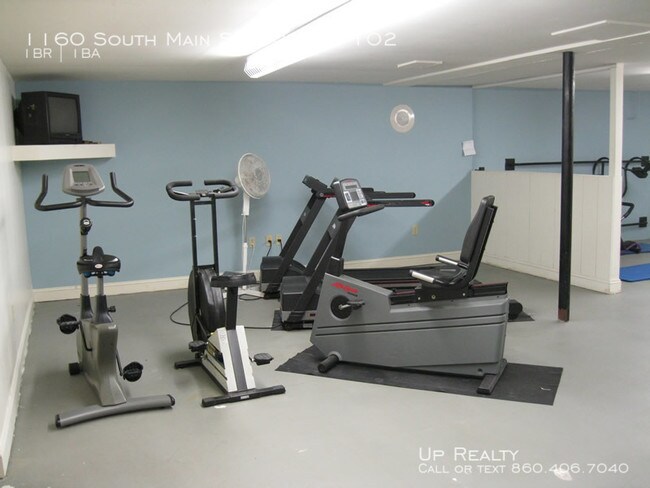 Photo - 1160 S Main St Unidad : 1-102