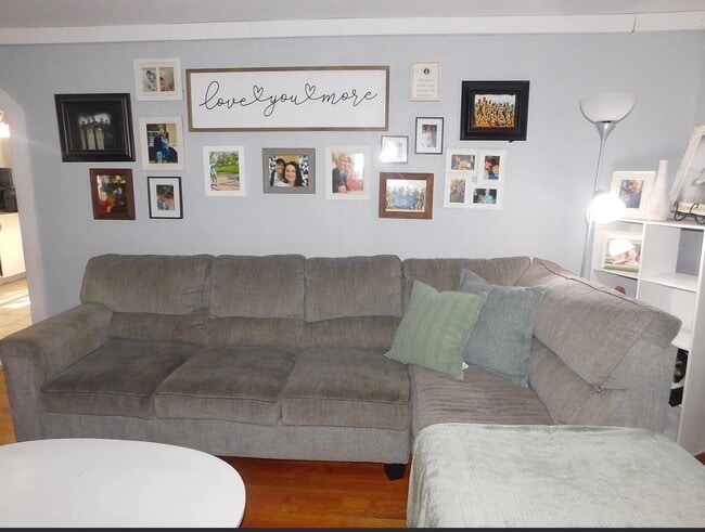 Photo - 670 Hammond St